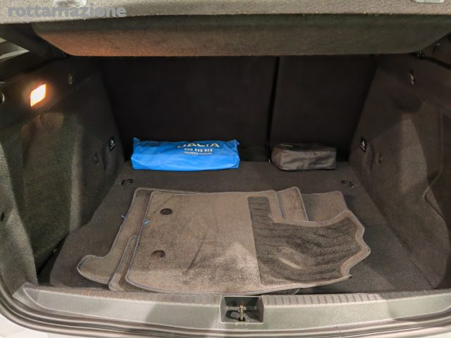 DACIA Duster usata, con USB