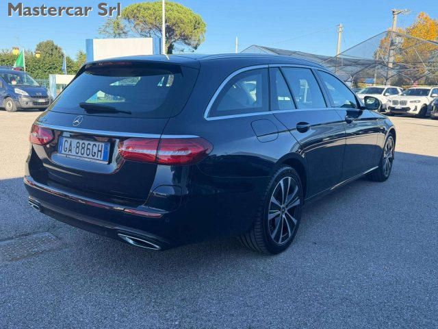 MERCEDES-BENZ E 300 usata, con Alzacristalli elettrici