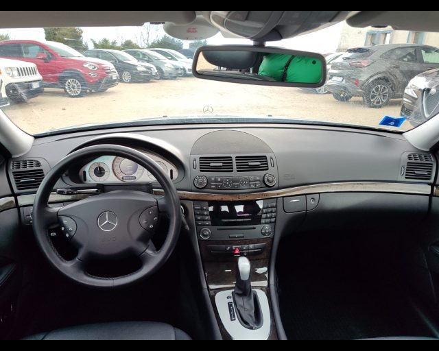 MERCEDES-BENZ E 280 usata, con Specchietti laterali elettrici