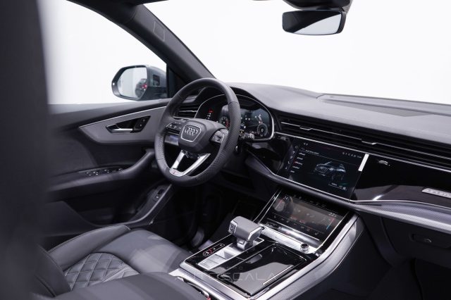 AUDI Q8 usata, con Tetto panorama