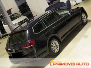 VOLKSWAGEN Passat Variant usata, con Fendinebbia