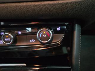 OPEL Grandland usata, con Autoradio