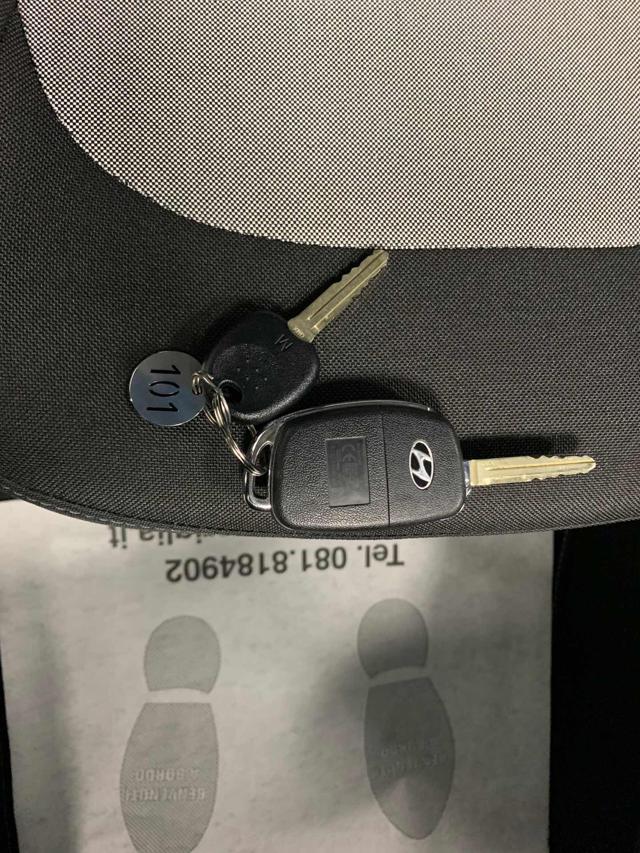 HYUNDAI i10 usata, con Luci diurne