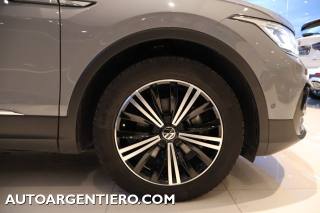 VOLKSWAGEN Tiguan usata, con Sensori di parcheggio posteriori