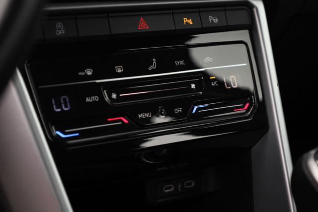 VOLKSWAGEN T-Roc usata, con Controllo automatico clima