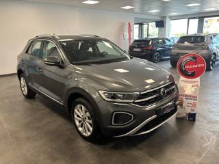 VOLKSWAGEN T-Roc usata, con Leve al volante