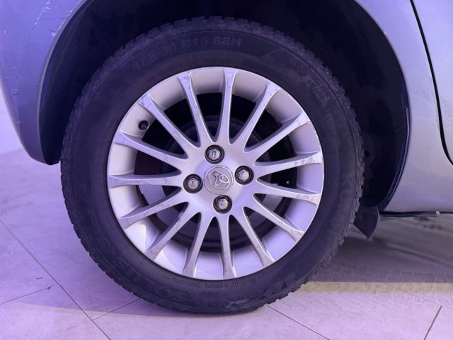 TOYOTA Yaris usata 7