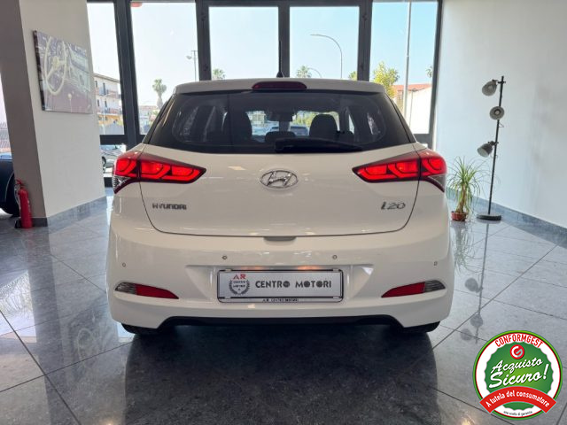 HYUNDAI i20 usata, con Autoradio