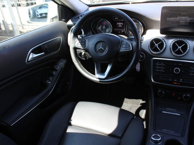 MERCEDES-BENZ GLA 200 usata, con Sistema di navigazione