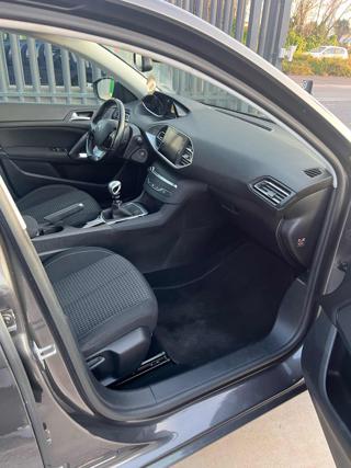 PEUGEOT 308 usata, con Sedile posteriore sdoppiato