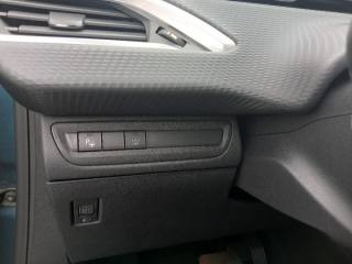 PEUGEOT 2008 usata, con Sedile posteriore sdoppiato