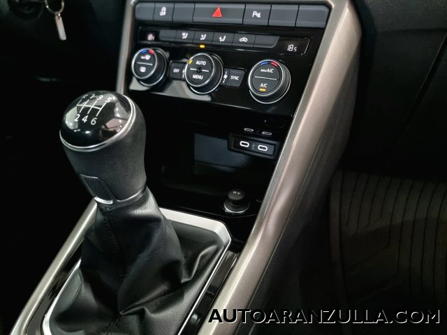 VOLKSWAGEN T-Roc usata, con USB