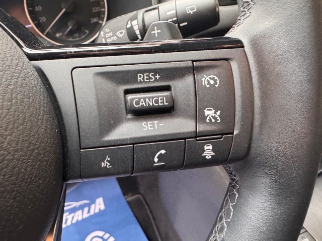 NISSAN Qashqai usata, con Fari LED