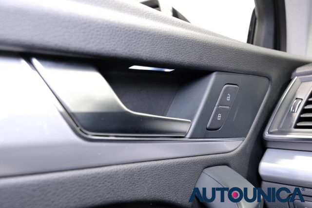 AUDI Q5 usata, con Sensori di parcheggio anteriori