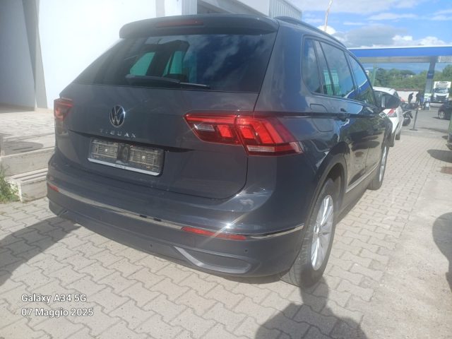 VOLKSWAGEN Tiguan usata, con Autoradio