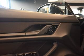 PORSCHE Taycan usata 41