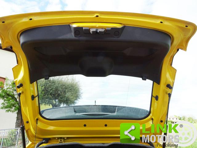 PEUGEOT 208 usata, con Isofix