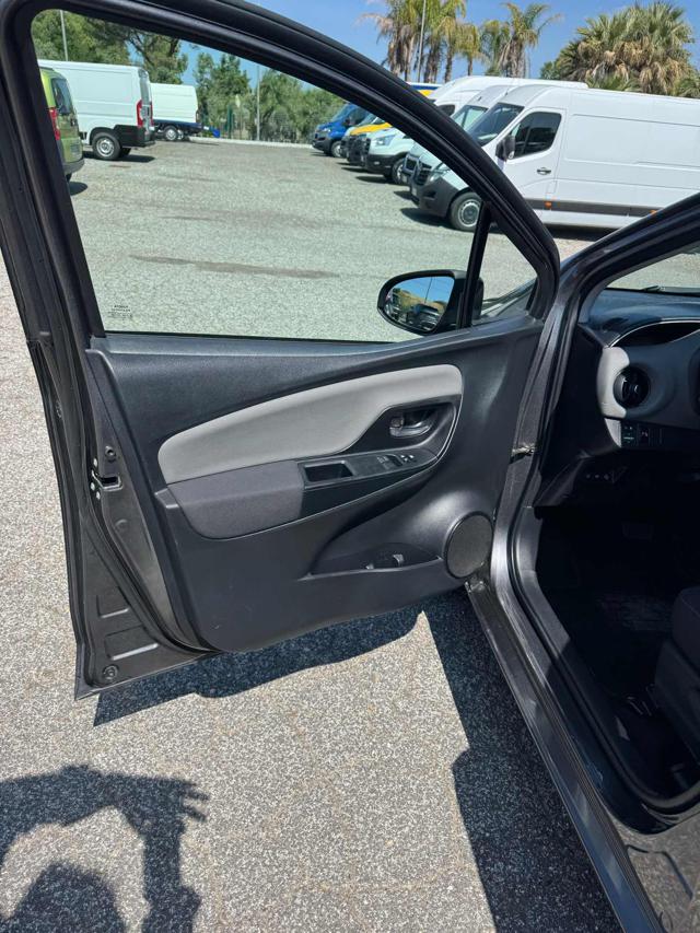 TOYOTA Yaris usata, con ESP