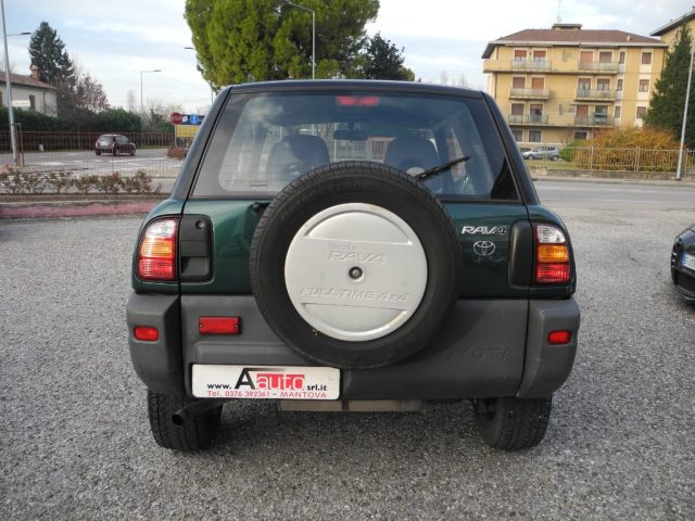 TOYOTA RAV 4 usata, con Autoradio