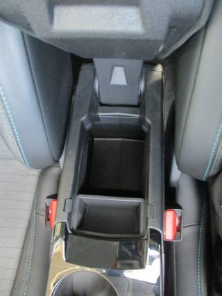 PEUGEOT 208 usata, con Sedile posteriore sdoppiato