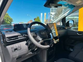 HYUNDAI Staria usata, con Cruise Control