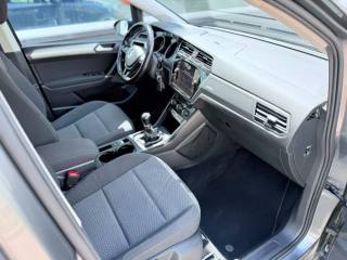 VOLKSWAGEN Touran usata, con Controllo trazione