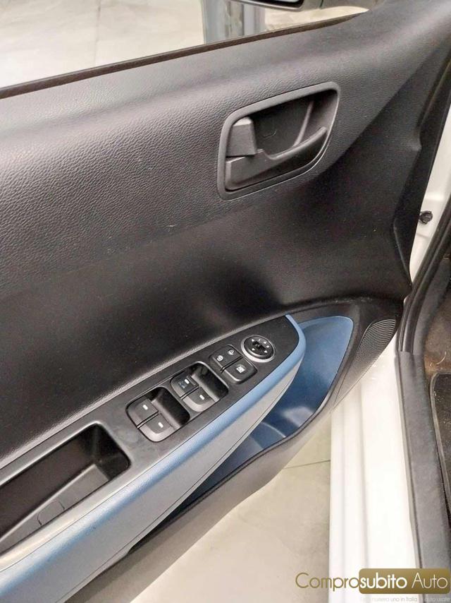 HYUNDAI i10 usata, con Sedile posteriore sdoppiato