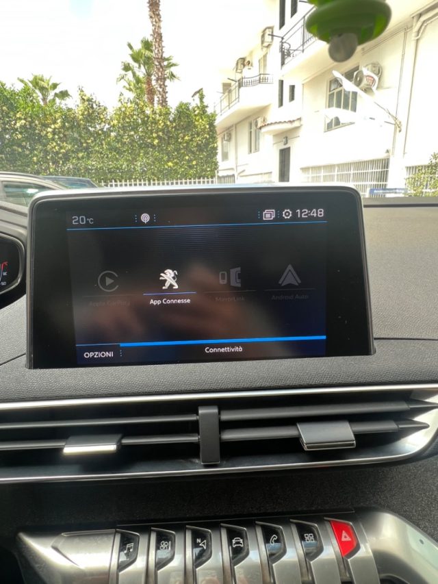 PEUGEOT 3008 usata, con Touch screen