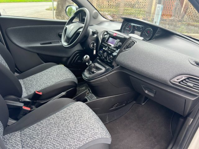LANCIA Ypsilon usata, con Autoradio