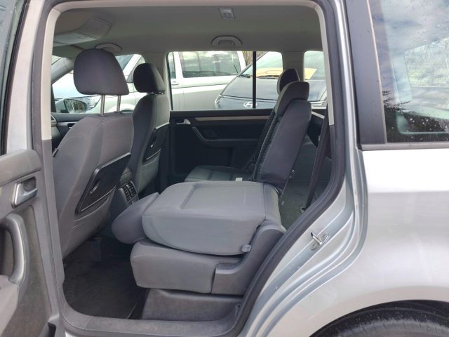 VOLKSWAGEN Touran usata, con Sensori di parcheggio posteriori