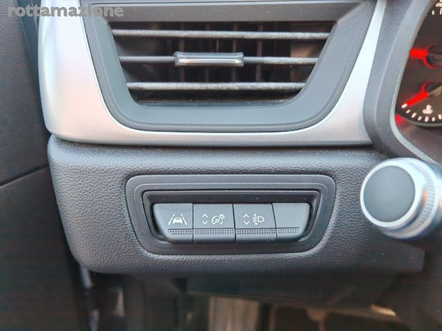 RENAULT Captur usata, con Sistema di navigazione