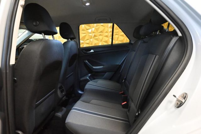 VOLKSWAGEN T-Roc usata 24