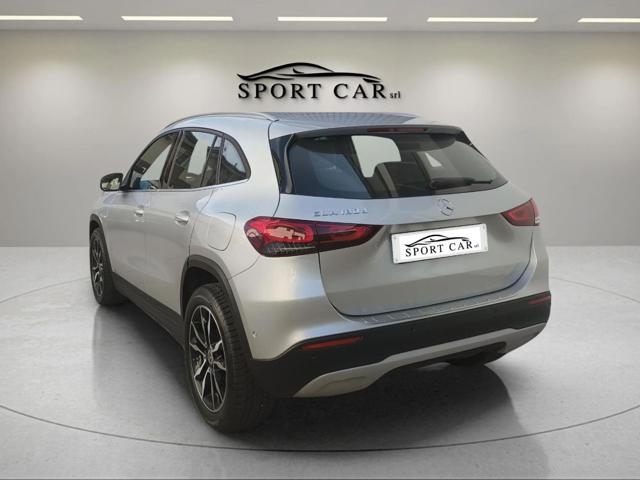 MERCEDES-BENZ GLA 180 usata, con Cerchi in lega