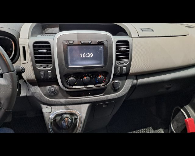 RENAULT Trafic usata 7
