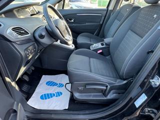 RENAULT Scenic usata, con Controllo automatico clima
