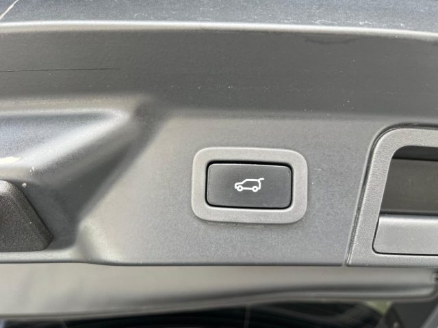 LAND ROVER Range Rover Velar usata 27