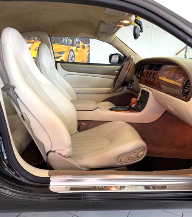 JAGUAR XK8 usata, con Climatizzatore