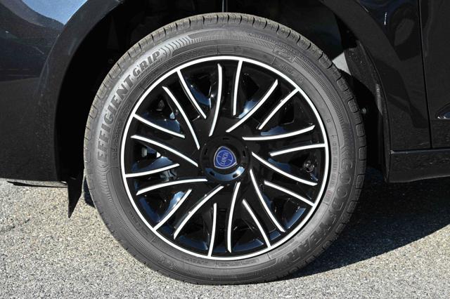 LANCIA Ypsilon usata, con Fendinebbia