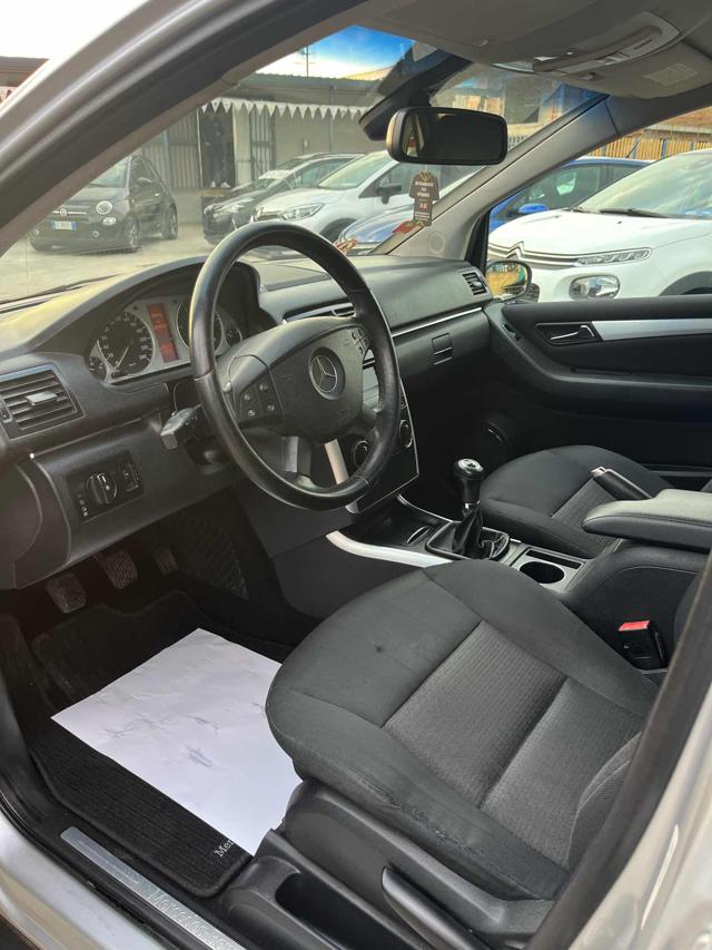 MERCEDES-BENZ B 180 usata, con Chiusura centralizzata