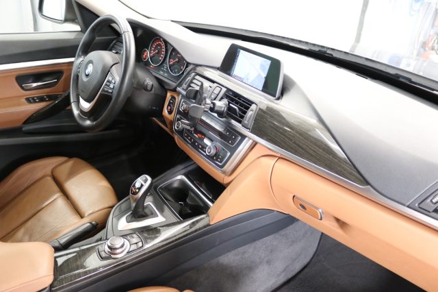 BMW 320 usata, con Bluetooth