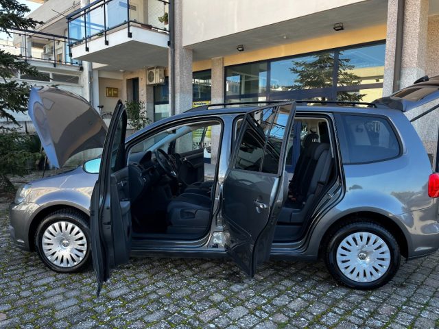 VOLKSWAGEN Touran usata, con Servosterzo