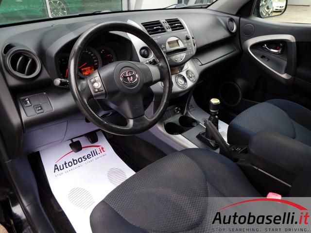 TOYOTA RAV 4 usata, con Airbag