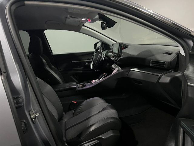PEUGEOT 5008 usata, con Cerchi in lega