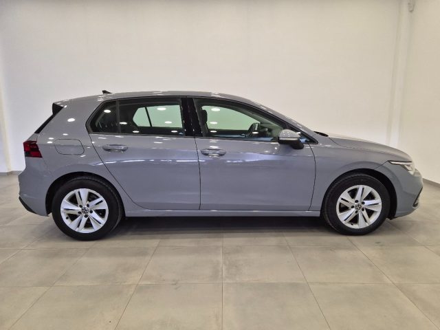 VOLKSWAGEN Golf usata, con Autoradio