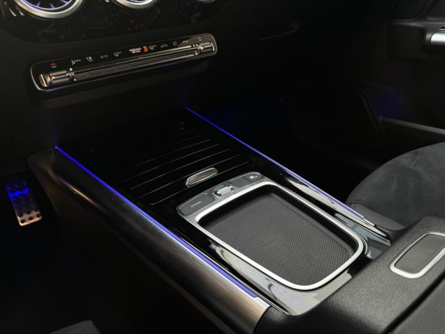 MERCEDES-BENZ GLA 200 usata, con Sensori di parcheggio anteriori