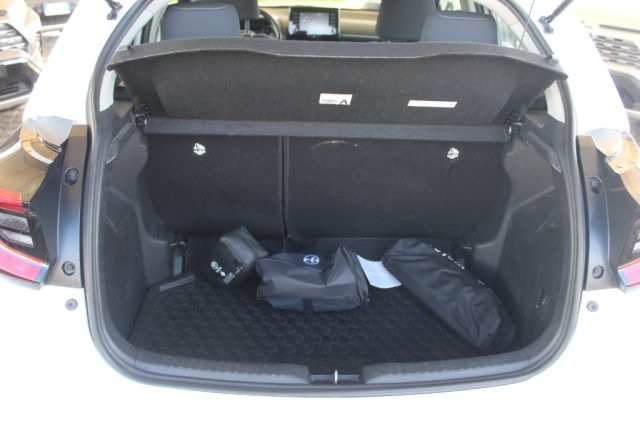 TOYOTA Yaris usata, con Servosterzo