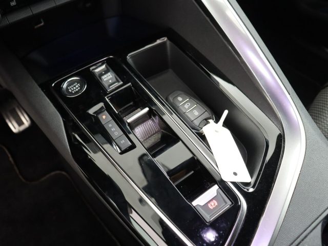 PEUGEOT 5008 usata, con Chiusura centralizzata senza chiave
