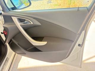 OPEL Astra usata, con Luci diurne