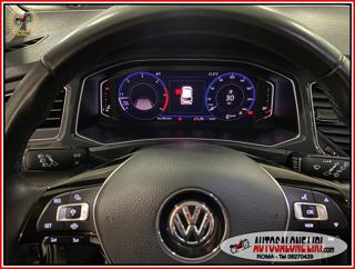 VOLKSWAGEN T-Roc usata, con USB
