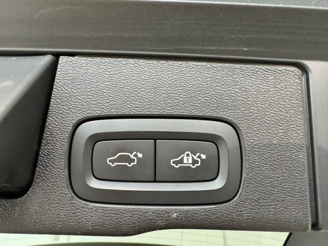 VOLVO XC60 usata, con Vetri oscurati